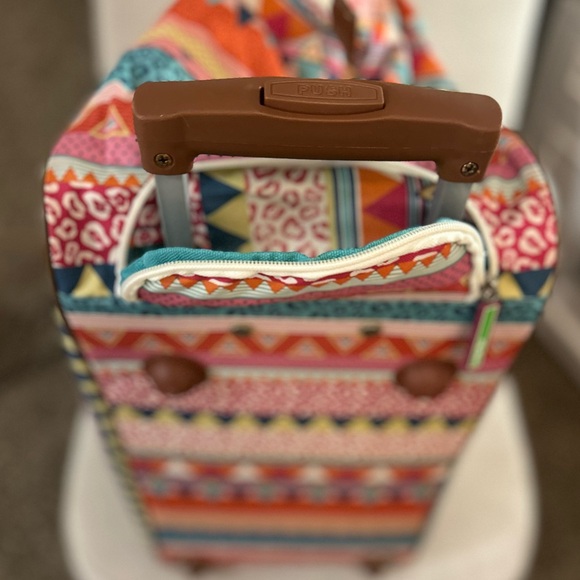 NWT Lily Bloom Pattern 22 Inch Duffel Bag with 2-Rolling Wheels, carry on - Picture 9 of 12